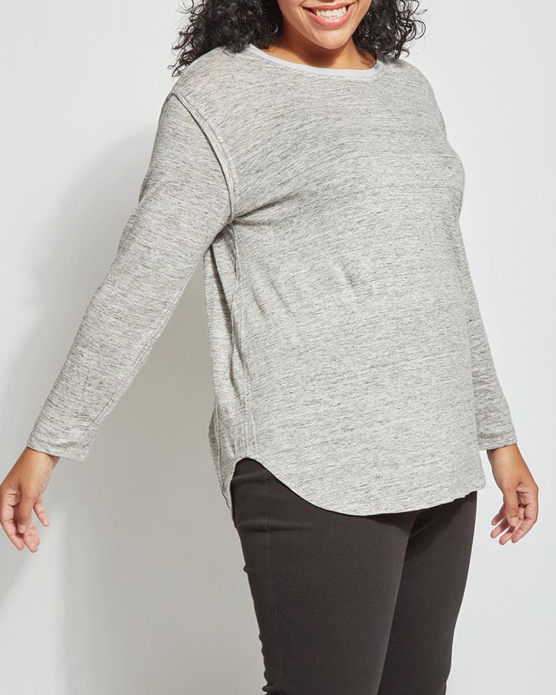 Front of a model wearing a size 1X Serena Long Sleeve Top in Heathered Grey by Lysse New York. | dia_product_style_image_id:236233